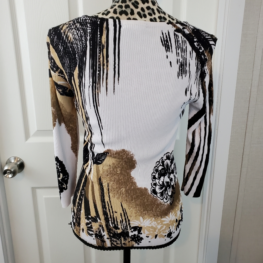 Alison Sheri Floral Top - Picture 5 of 9
